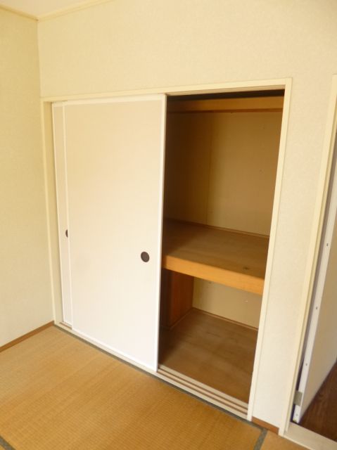 Receipt. Because the large storage luggage also contains a lot of.