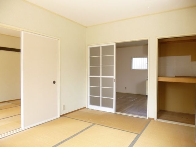 Living and room. It tatami rooms is calm after all.