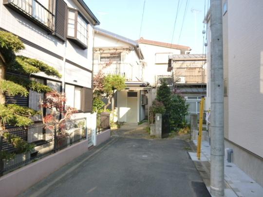 Local photos, including front road. Frontal road