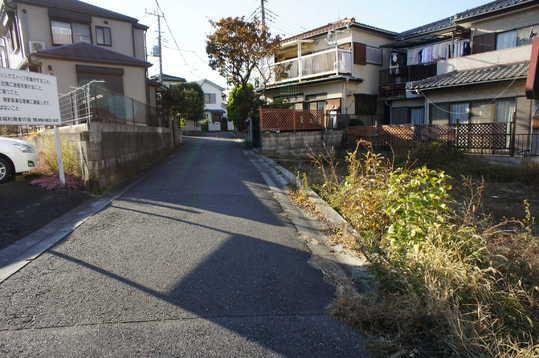 Local photos, including front road. Frontal road