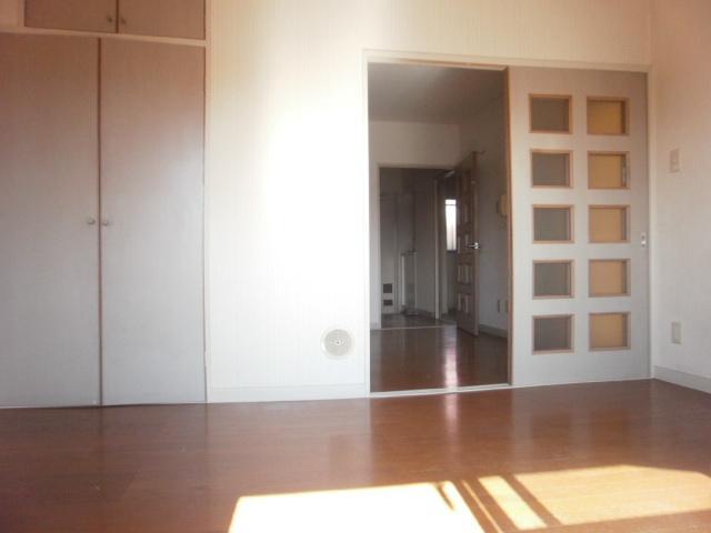 Living and room. Room 1