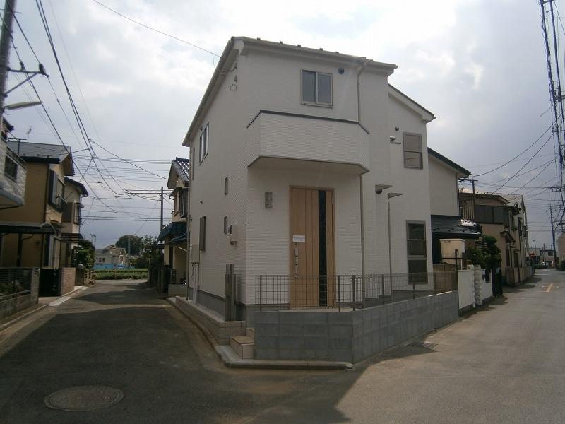 Local photos, including front road. Local (October 10, 2013) Shooting