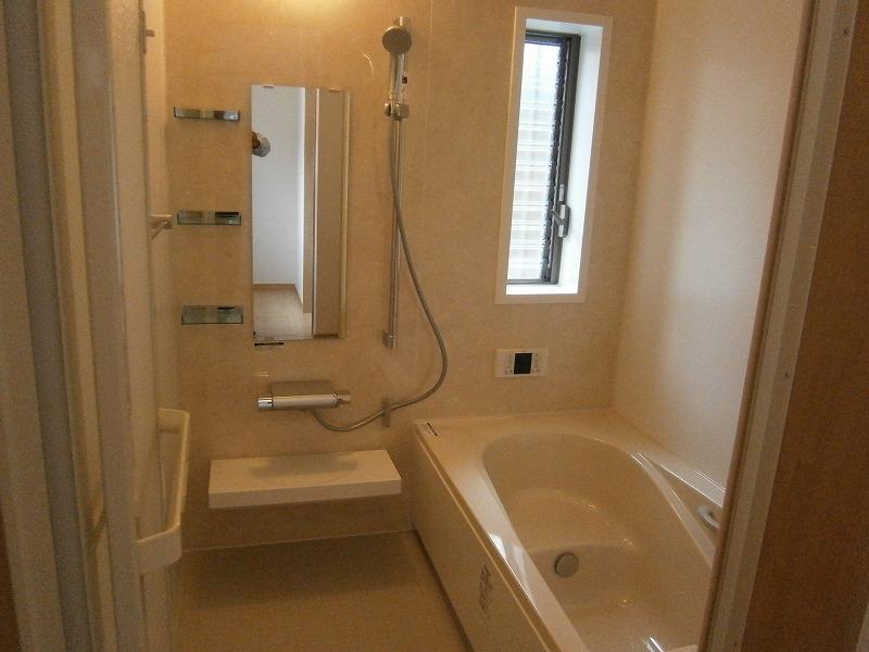 Bathroom. Local (October 10, 2013) Shooting