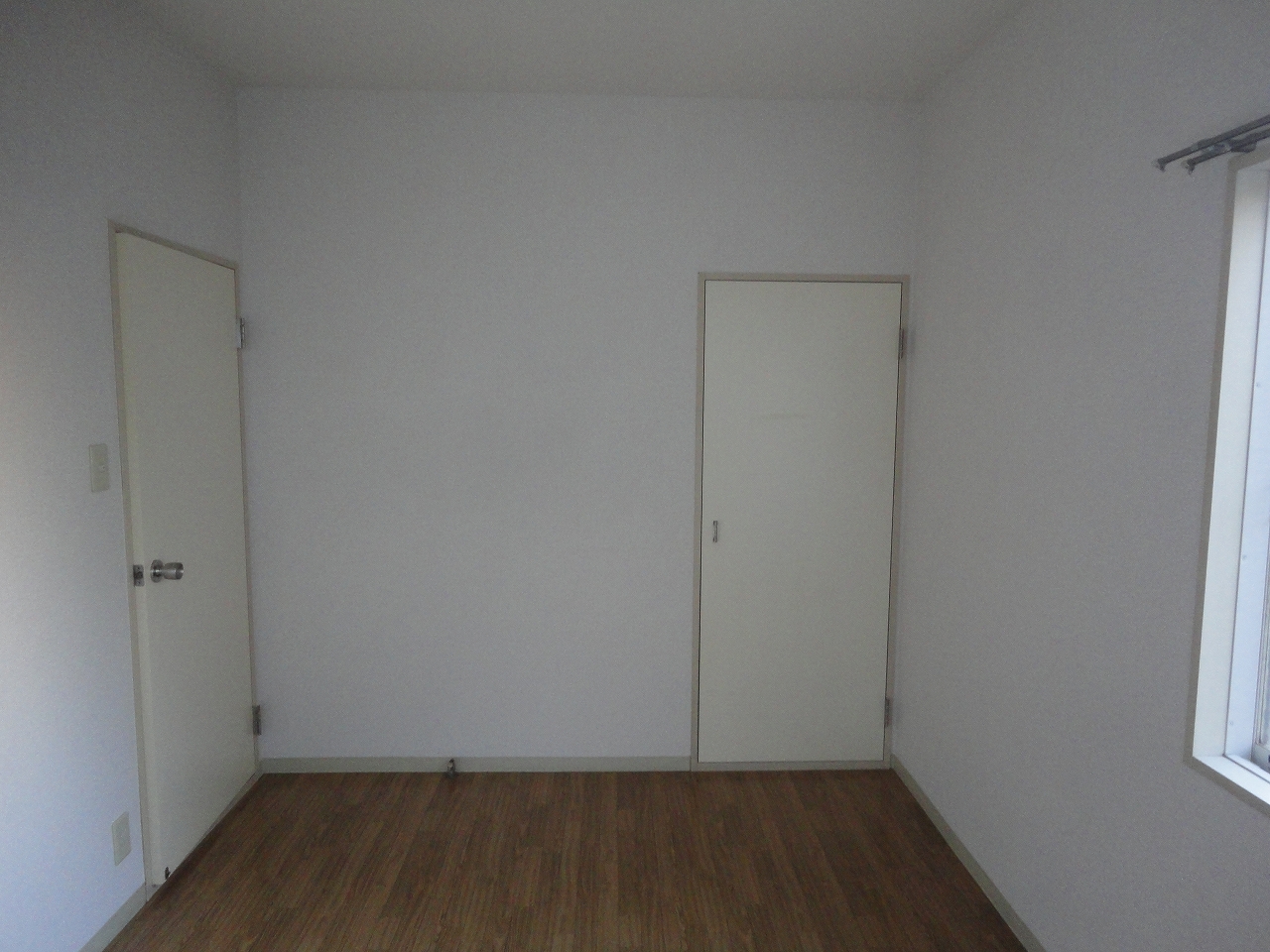 Living and room. Western-style 5.5 Pledge