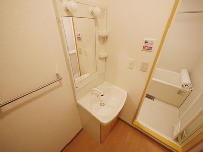 Washroom. Independent wash basin