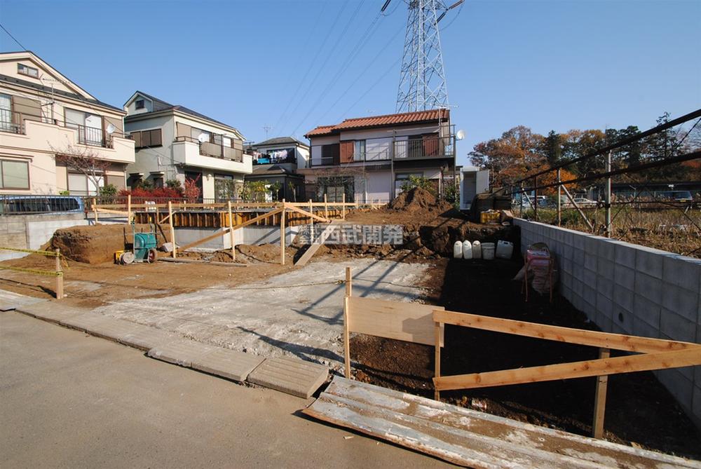 Local photos, including front road. Local (12 May 2013) Shooting