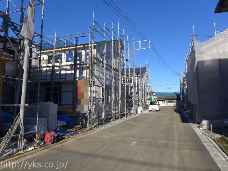 Local photos, including front road. Local (December 22, 2013) Shooting