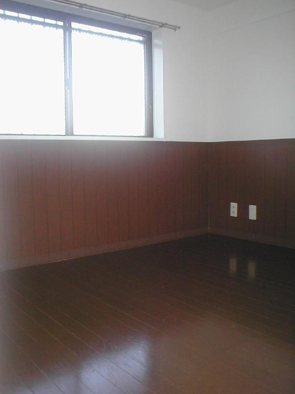 Living and room. Western-style 5 Pledge