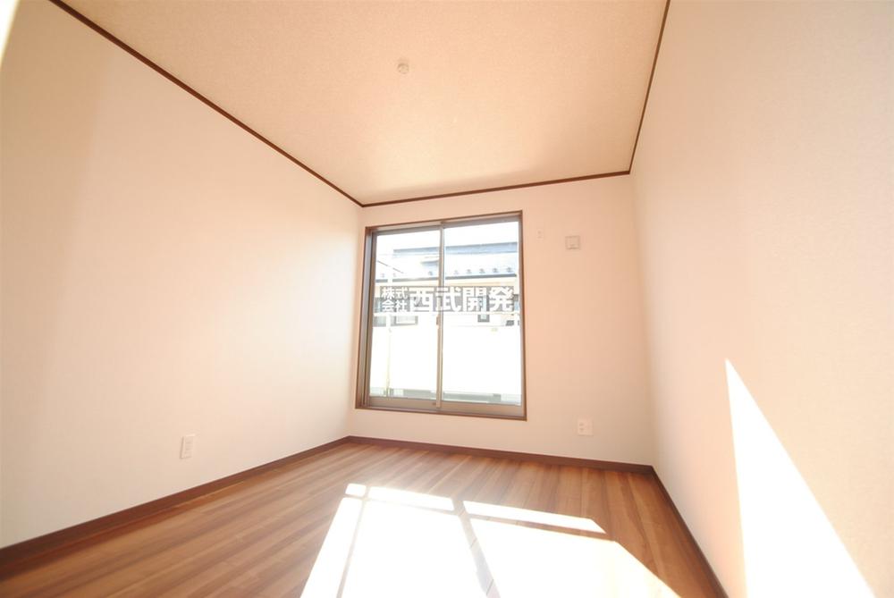 Non-living room. Indoor (12 May 2013) Shooting