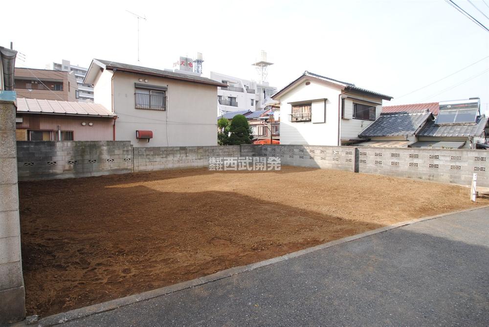 Local photos, including front road. Local (12 May 2013) Shooting