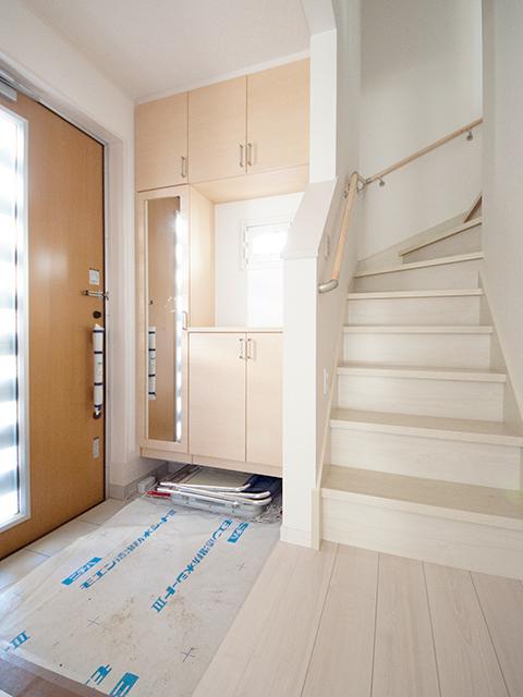 Entrance. Indoor (12 May 2013) Shooting