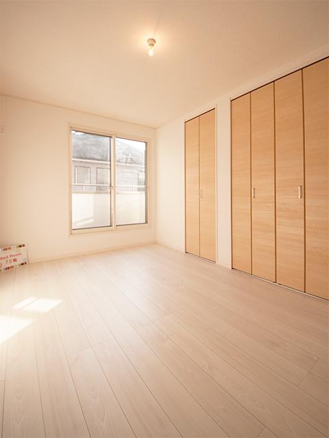 Non-living room. Indoor (12 May 2013) Shooting