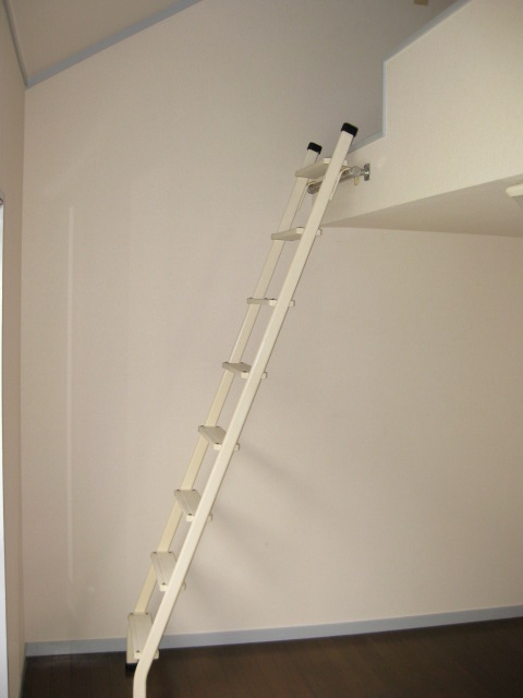 Other room space. loft