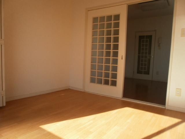 Living and room. Room 1