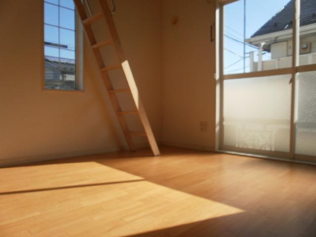 Living and room. Room 2