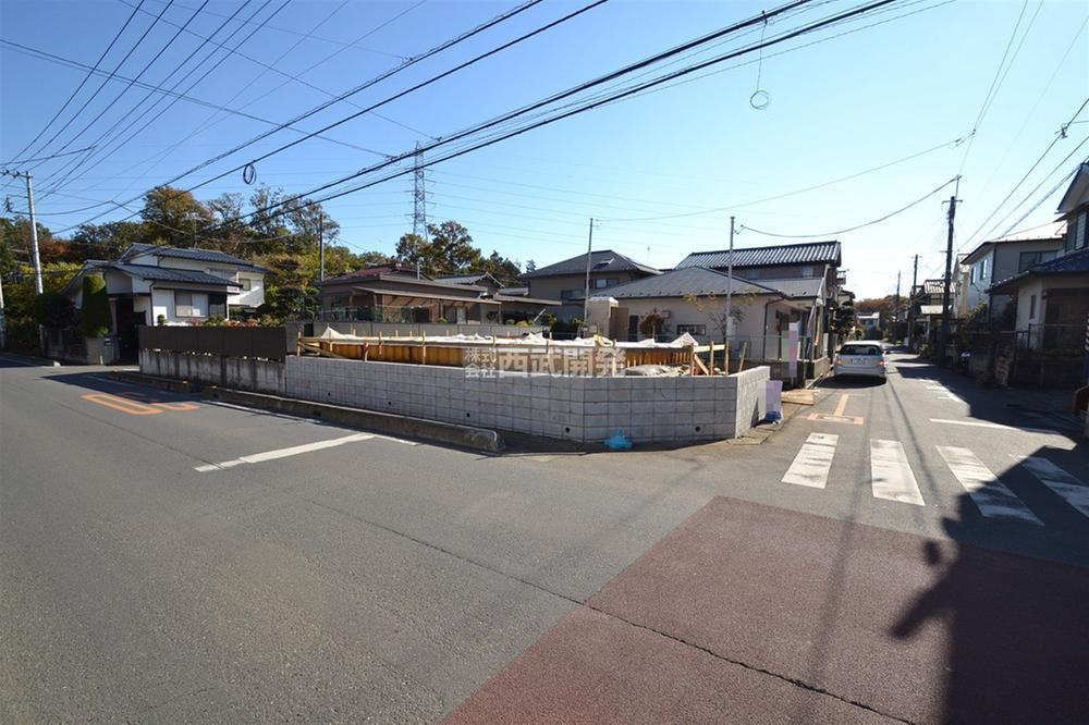 Local photos, including front road. Local (11 May 2013) Shooting