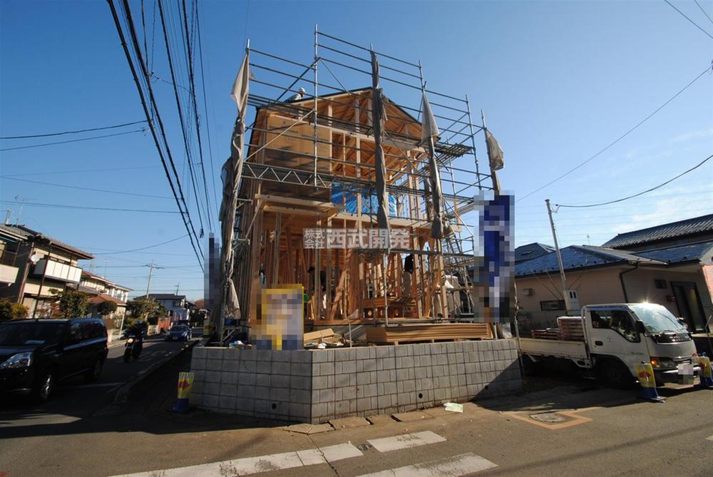 Local appearance photo. Local (12 May 2013) Shooting