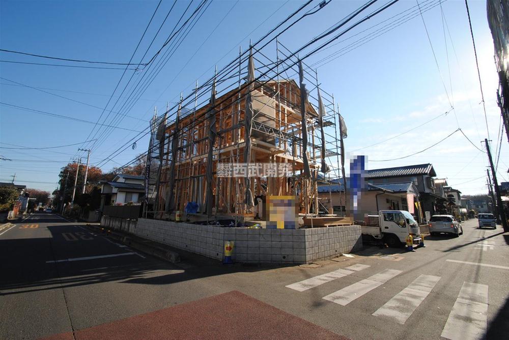 Local photos, including front road. Local (12 May 2013) Shooting