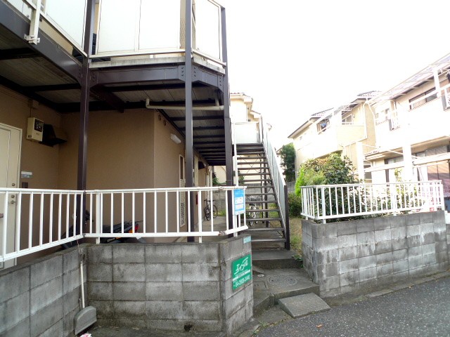 Building appearance. Neighborhood