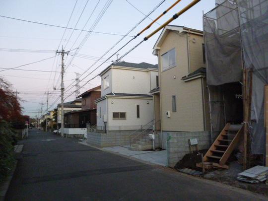 Local photos, including front road. Frontal road