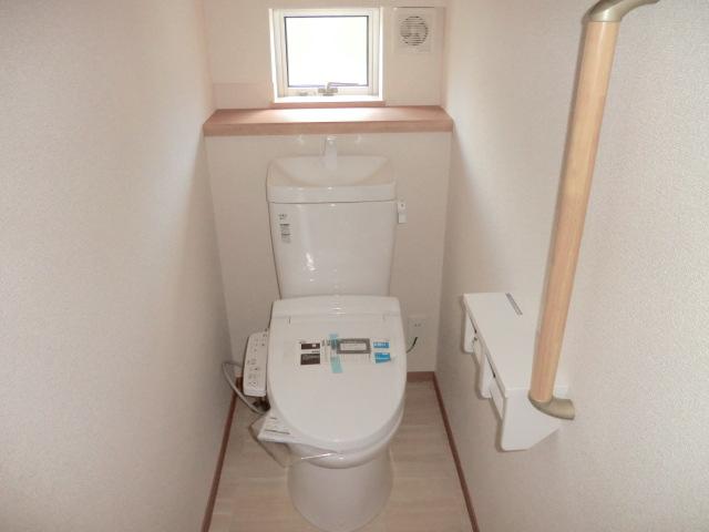 Toilet. Indoor (September 2013) Shooting