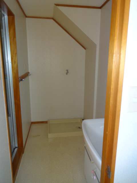 Other room space. Laundry Area