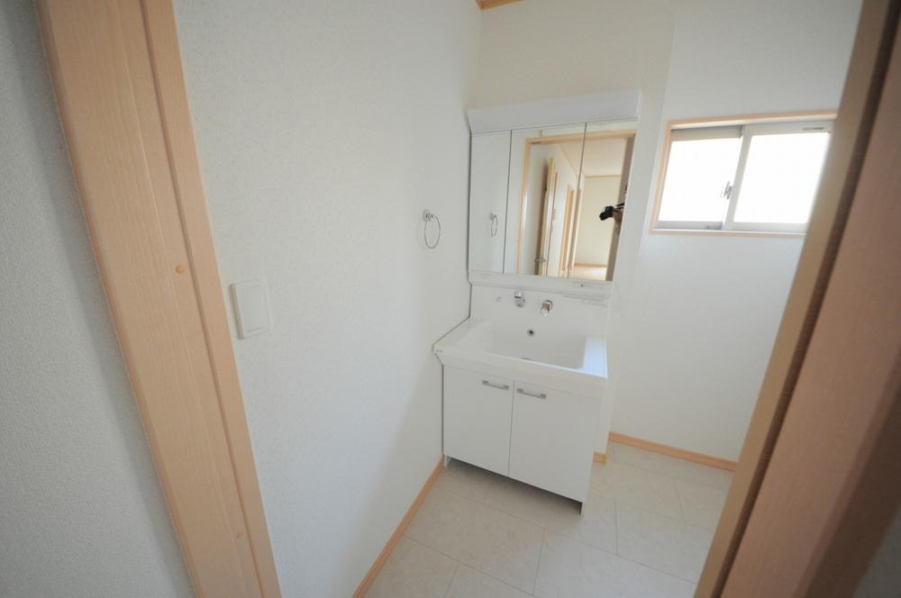 Same specifications photos (Other introspection). Same specifications