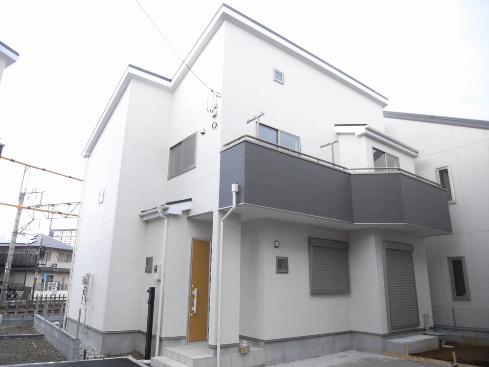 Local appearance photo. Local (11 May 2013) Shooting