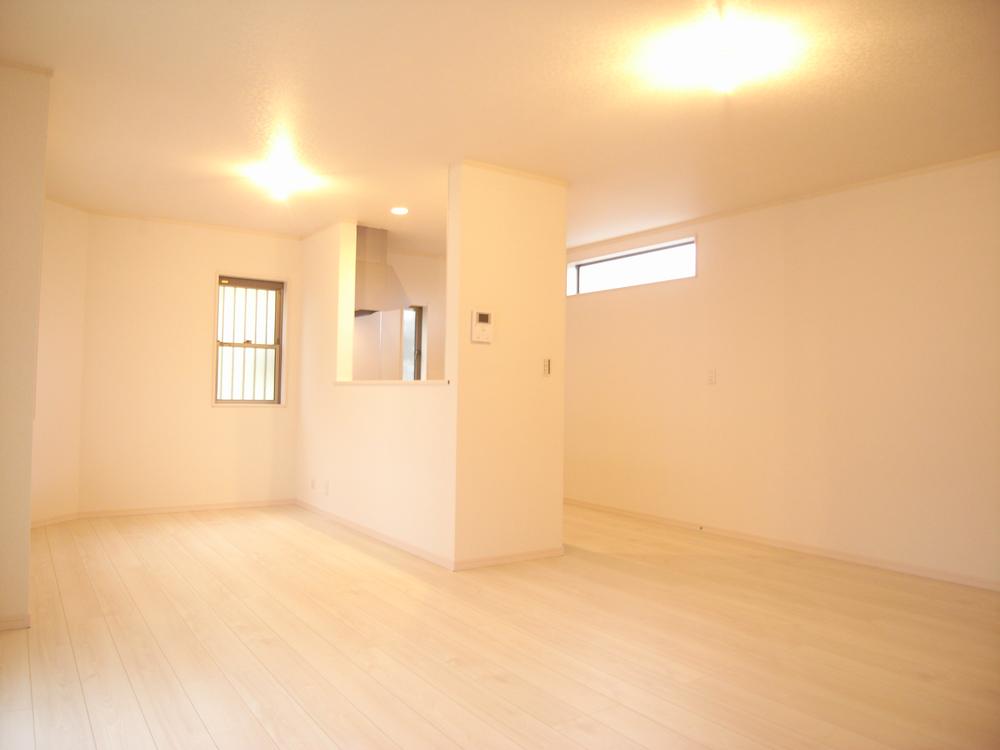 Living. Local (11 May 2013) Shooting