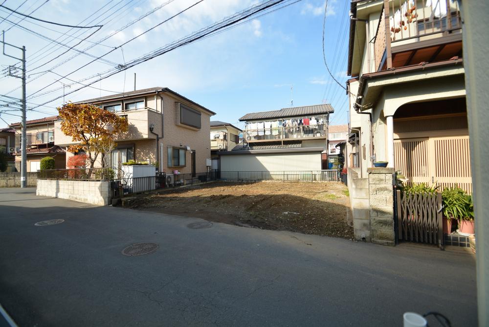 Local appearance photo. Local (11 May 2013) Shooting