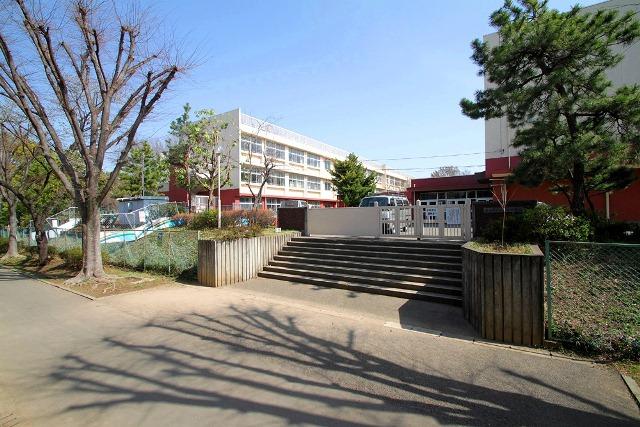 Junior high school. Sayamadai 150m until junior high school