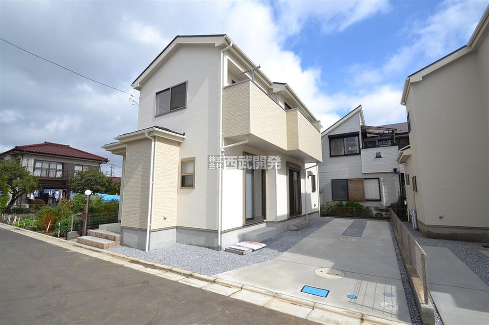 Local appearance photo. Local (10 May 2013) Shooting