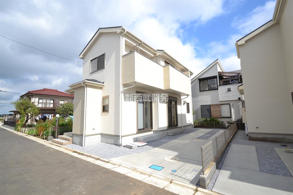 Local appearance photo. Local (10 May 2013) Shooting