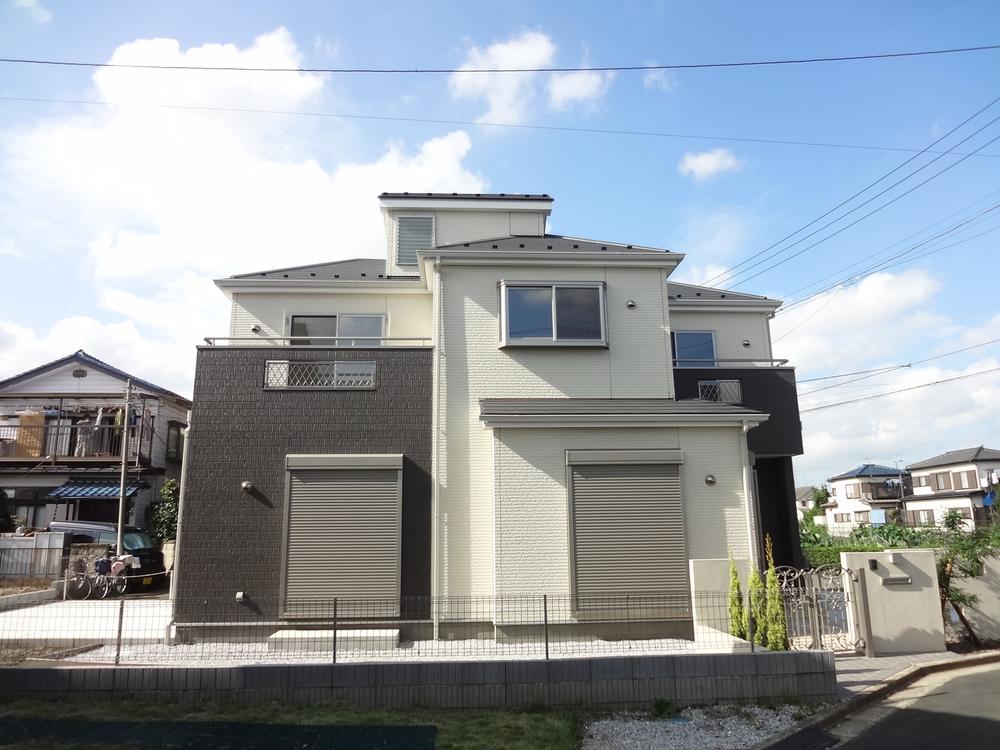 Local appearance photo. Local (10 May 2013) Shooting