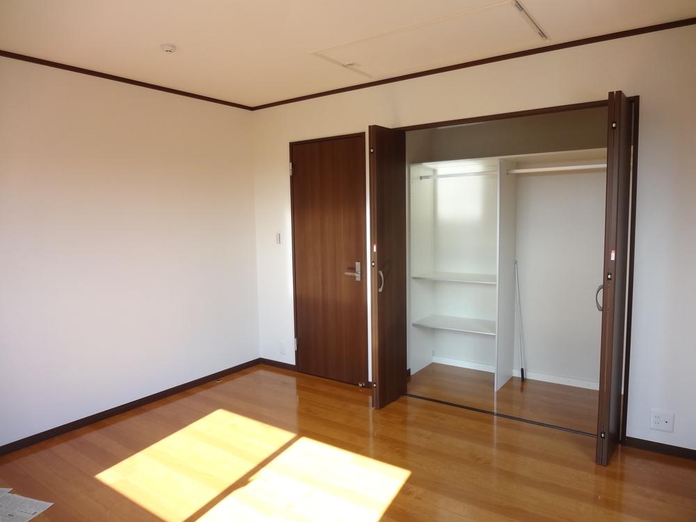 Non-living room. Indoor (10 May 2013) Shooting