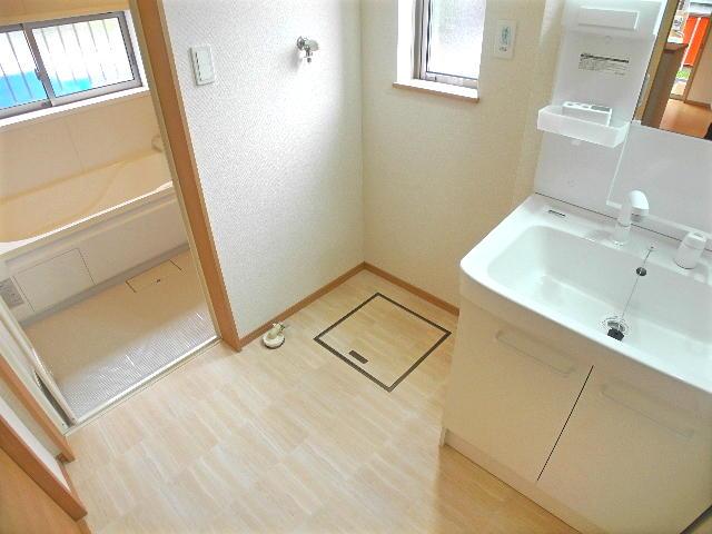 Wash basin, toilet. sanitary