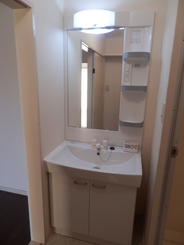 Washroom. There is vanity.