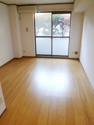 Living and room. Open indoor