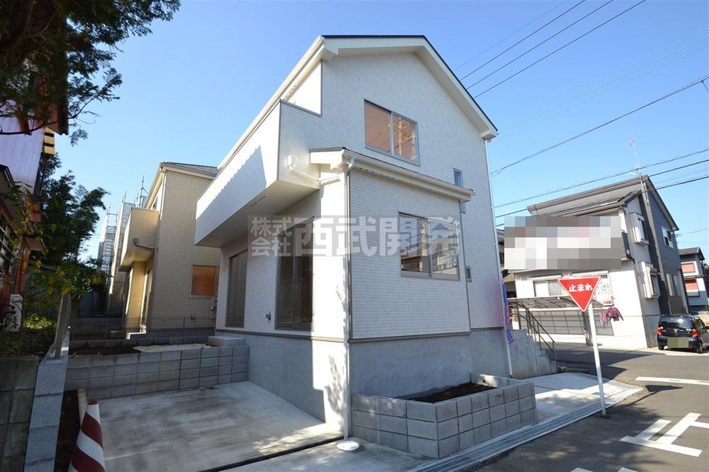 Local appearance photo. Local (11 May 2013) Shooting