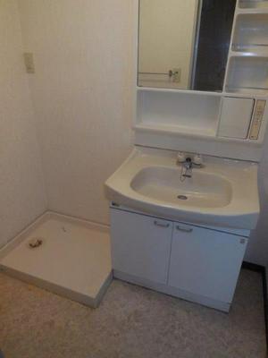 Washroom. It is a dressing room space. There washbasin independent.