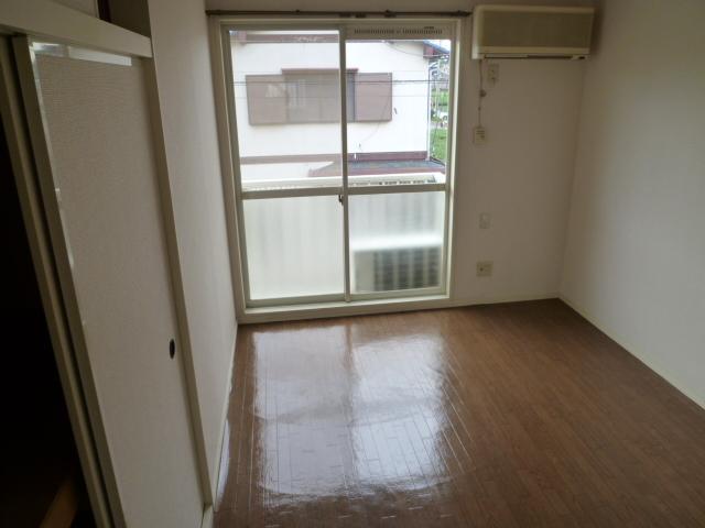 Living and room. Western-style 1