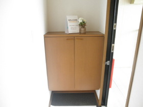 Entrance. Same property ・ This is the inverting type of room