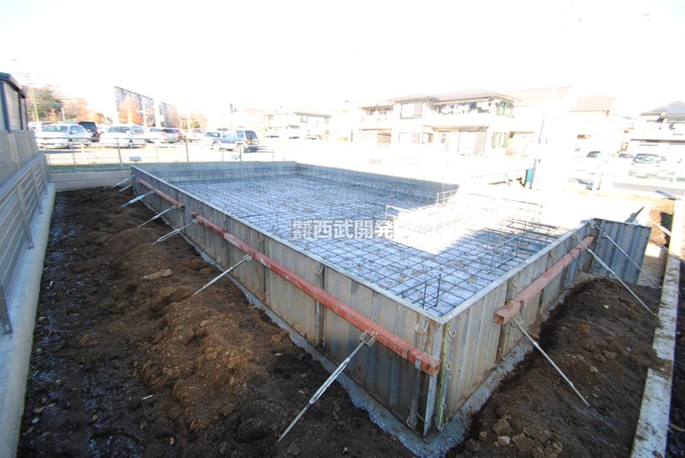 Local photos, including front road. Local (12 May 2013) Shooting