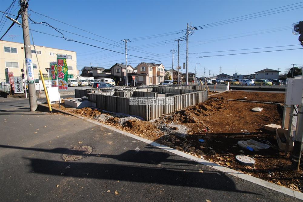 Local photos, including front road. Local (12 May 2013) Shooting