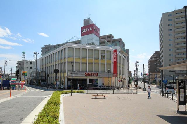 Supermarket. 660m until Seiyu Sayama Ekimae