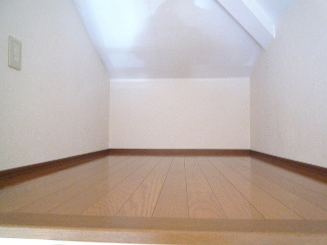 Other room space. Another, Room Loft