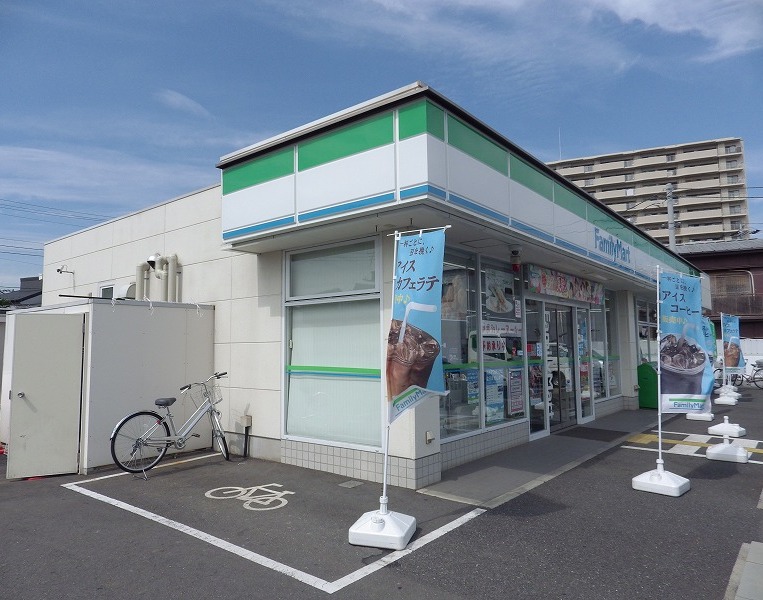 Convenience store. 220m to Family Mart (convenience store)