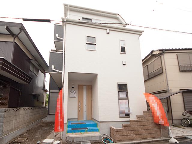 Local appearance photo. Local (09 May 2013) Shooting