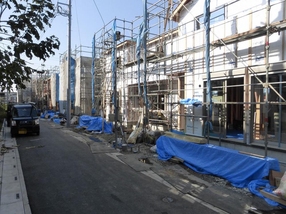 Local photos, including front road. Local (11 May 2013) Shooting