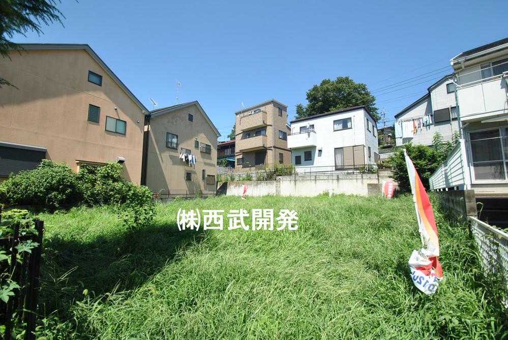 Local photos, including front road. Local land photo